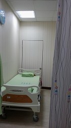 Take good care of the safety feeling and privacy for the patient